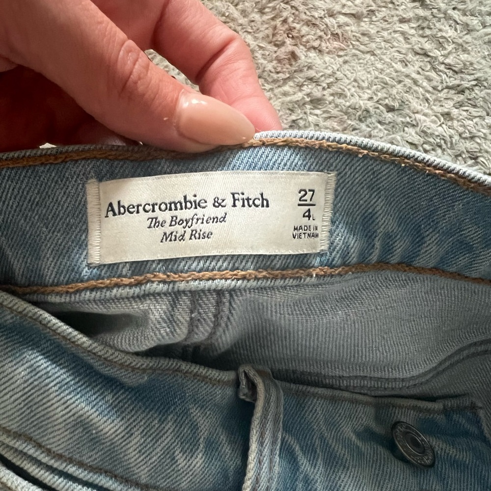 A&F Boyfriend mid rise jeans - Picture 12 of 12
